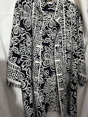 Vintage Bob Mackie Silk Women's Black & White Floral Kimono